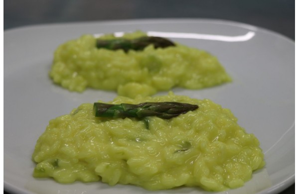 Risotto allo zafferano di Sardegna DOP e asparagi